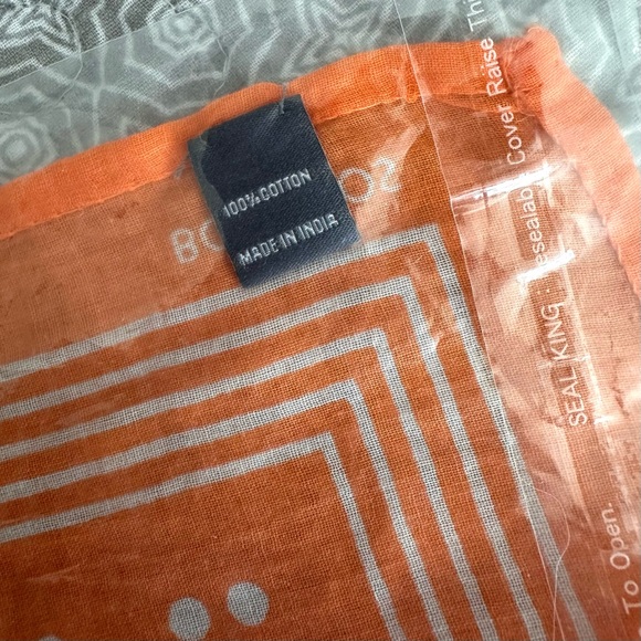 NEW! Bonobos Tripple Dot Pocket Square in Tango Orange 100% Cotton - Picture 5 of 6